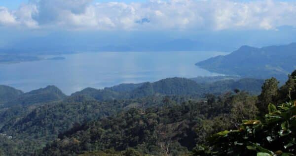 lake yojoa, honduras